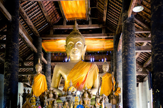 Image of Buddha in Vat Visounnarath, Lunag Prabang, Laos.
