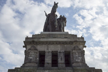 Fototapeta na wymiar Denkmal am Deutschen Eck in Koblenz, Deutschland