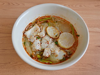 rice noodle topping with boiled pork