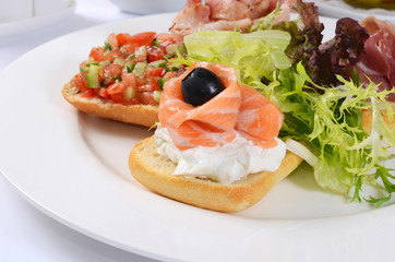 The bruschetta with various toppings