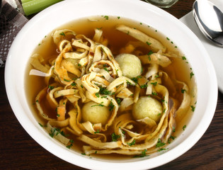 Fleischbrühe mit Einlage