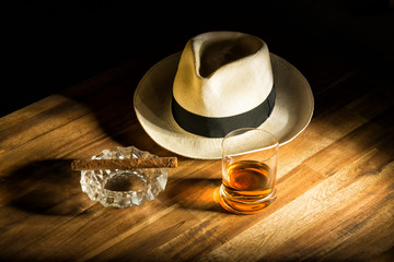 Rum, Hut und Zigarre