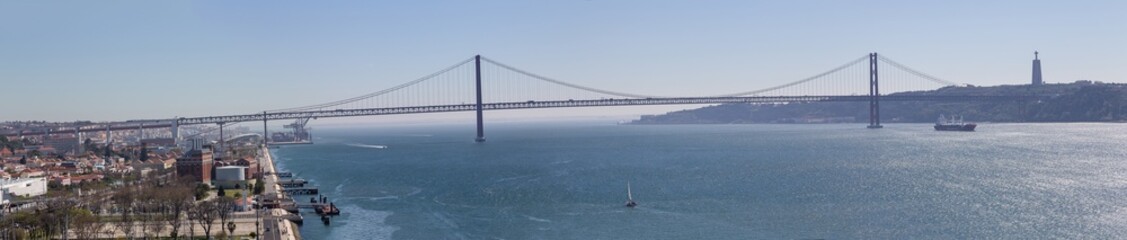 Puente 25 de abril en Lisboa