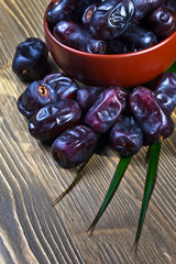 juicy dates