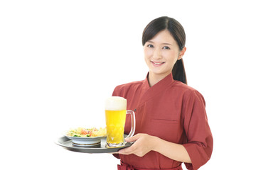 ビールを運ぶウェイトレス