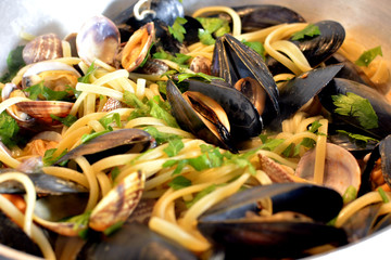 mussels, linguine, italian food,italian taste, food