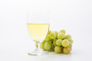 white wine and grapes