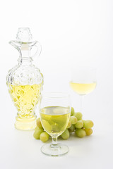 white wine and grapes