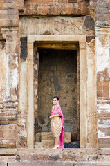 Fototapeta na wymiar Thai woman dressing traditional.