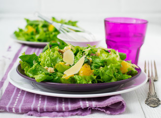 salad with spinach, oranges and nuts