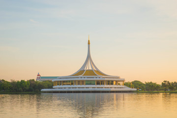 Fototapeta na wymiar Beautiful sunset at Suan luang Rama 9 park, Bangkok, Thailand