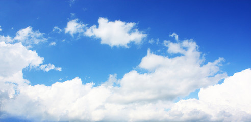 Fototapeta na wymiar Himmel und Wolken Panorama