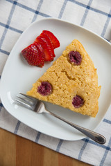 Vanillekuchen mit Himbeeren