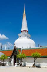 Giant pagoda  of  Wat Phra Mahathat Woramahawihan