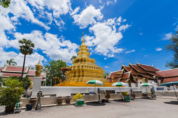 Naklejka premium Chiang Mai, Thailand. Wat Phra That Sri Chom Thong Temple.