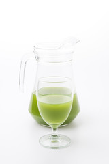 Kiwi fruit and kiwi juice