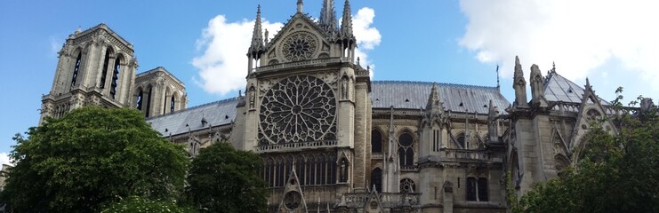 Fototapeta na wymiar Notre Dame cathedrale