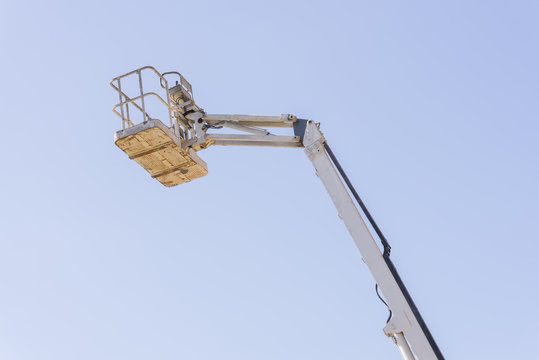 Gr&uacute;a elevadora.