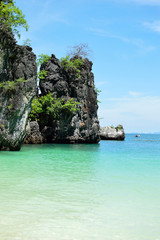 Naklejka premium Beautiful beach and tropical sea
