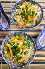 Noodles with vegetables