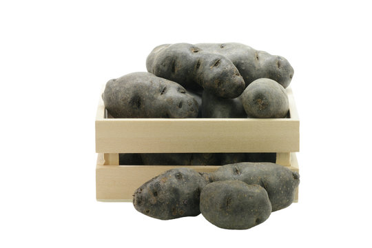 Vitolette noir or purple potato(truffe de chine) in a box 