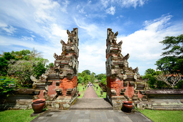 Taman Ayun temple gate, Bali Indonesia © zephyr_p