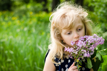Fototapeta premium beautiful girl with flowers