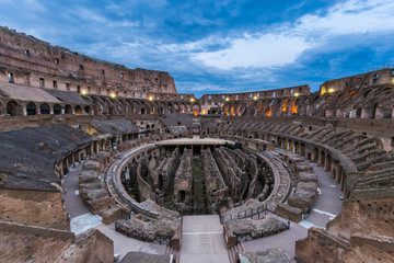  Internal view of the Coliseum at night  - 83994124
