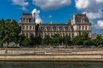 Fototapeta na wymiar The picturesque embankments of the Seine River in Paris, France.