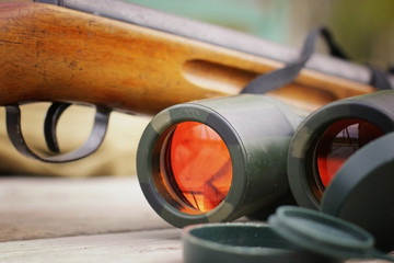 a set of binoculars hunter shotgun skin - obrazy, fototapety, plakaty