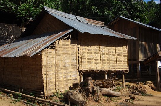 Village traditionnel au Laos