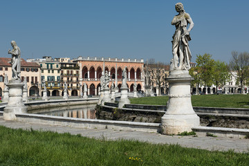 Fototapeta na wymiar Prato della Valle in Padua