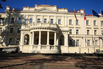 Plakat Building in the old town in Vilnius