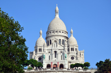 Fototapeta na wymiar Basilica of the Sacre Coeur on Montmartre, Paris, France