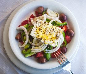 Vegetable salad with cheese