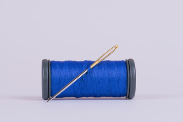 Thread with a needle 