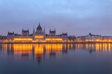 Fototapeta na wymiar Budapest Parliament at sunrise