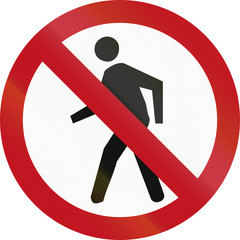 An official Colombian traffic sign: No pedestrians