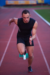 Obraz premium Athletic man start