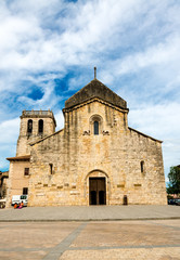 Fototapeta na wymiar church Sant Pere in Besalu, Spain