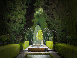 alhambra garden fountain - obrazy, fototapety, plakaty
