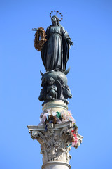 Fototapeta na wymiar Virgin Mary on top at Piazza di Spagna in Rome, Italy