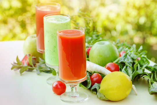 Healthy juice and smoothies