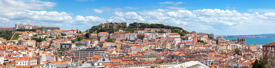 Fototapeta na wymiar Panoramic view of Lisbon from Sao Pedro de Alcantara viewpoint -