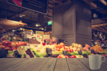 Blurred image of shopping mall and bokeh background - vintage ef