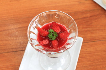 Fruit yogurt cake. Cream and yogurt stawberries