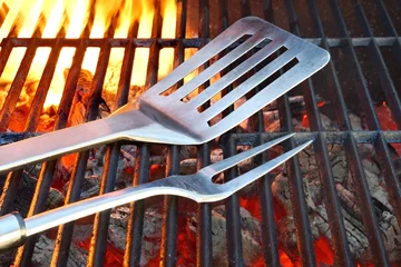  Hot Charcoal Grill With BBQ Tools © Alex