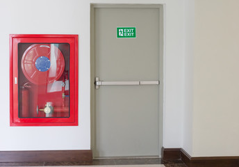 Fire exit door and fire extinguish equipment