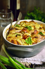 Chicken baked with bread and onion.