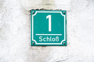 Hausnummernschild Schloss Amerang in Bayern